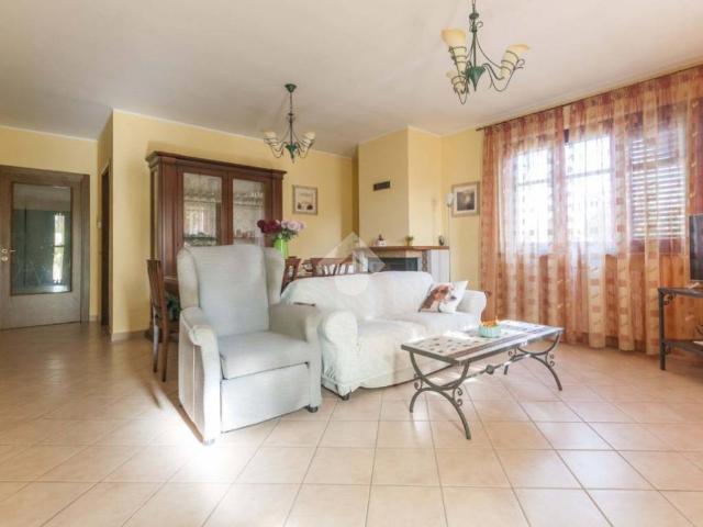 Villa Indipendente in vendita a Roseto Degli Abruzzi, Abruzzo