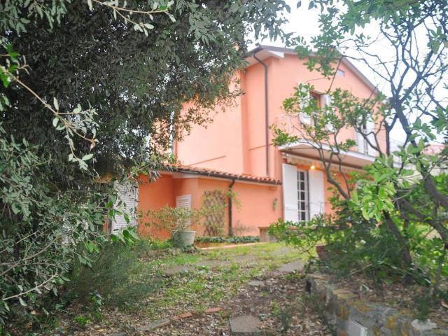 Villa Indipendente in vendita a Rosignano Marittimo, Toscana