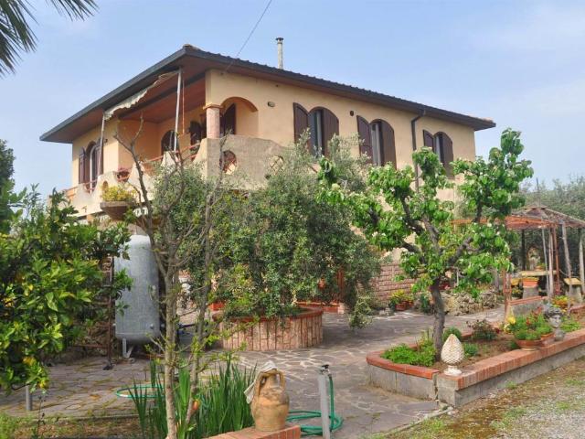 Villa Indipendente in vendita a Rosignano Marittimo, Toscana