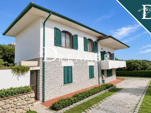 Villa Indipendente in vendita a Rosignano Marittimo, Toscana