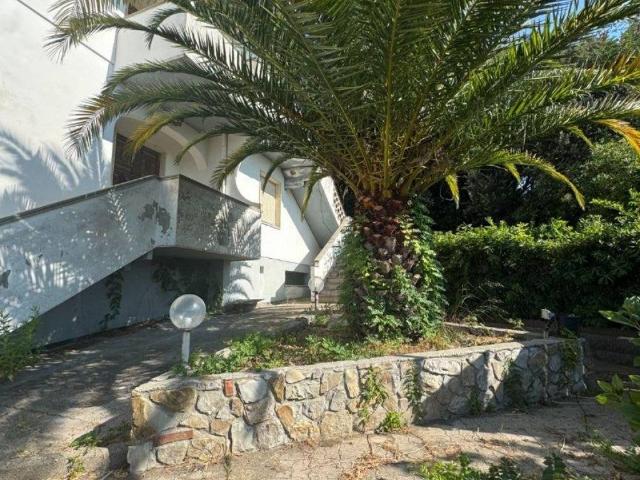 Villa Indipendente in vendita a Rosignano Marittimo, Toscana