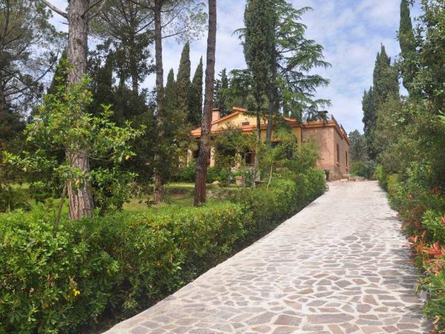 Villa Indipendente in vendita a Rosignano Marittimo, Toscana