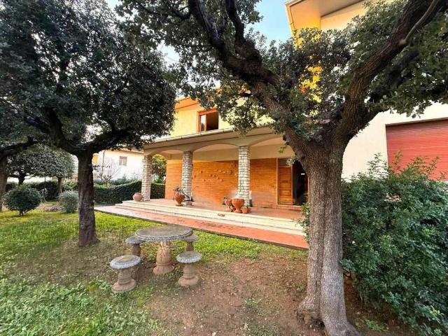 Villa Indipendente in vendita a Rosignano Marittimo, Toscana