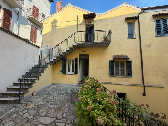Villa Indipendente in vendita a Rosignano Monferrato, Alessandria
