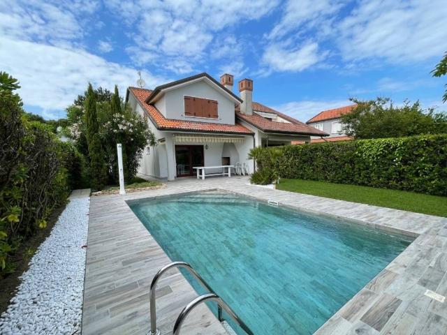 Villa Indipendente in vendita a Rosolina, Veneto