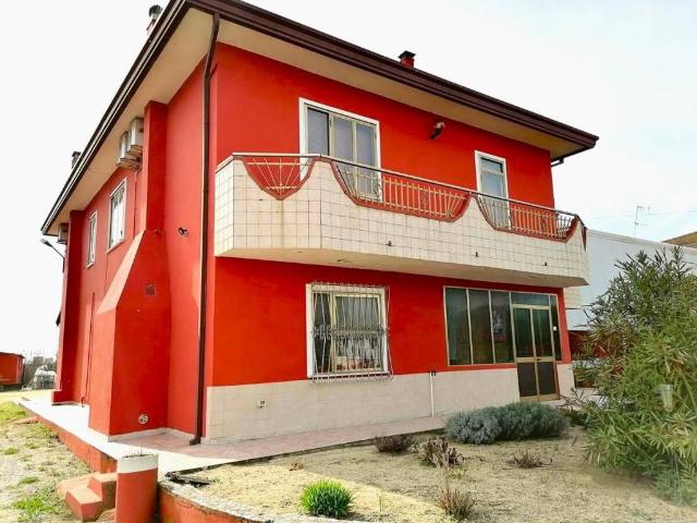 Villa Indipendente in vendita a Rosolina, Rovigo