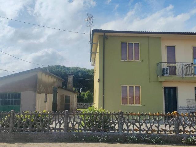 Villa Indipendente in vendita a Rosolina, Veneto
