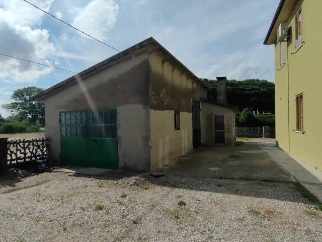 Villa Indipendente in vendita a Rosolina, Veneto