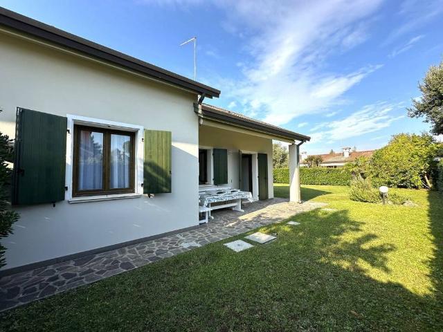 Villa Indipendente in vendita a Rosolina, Veneto