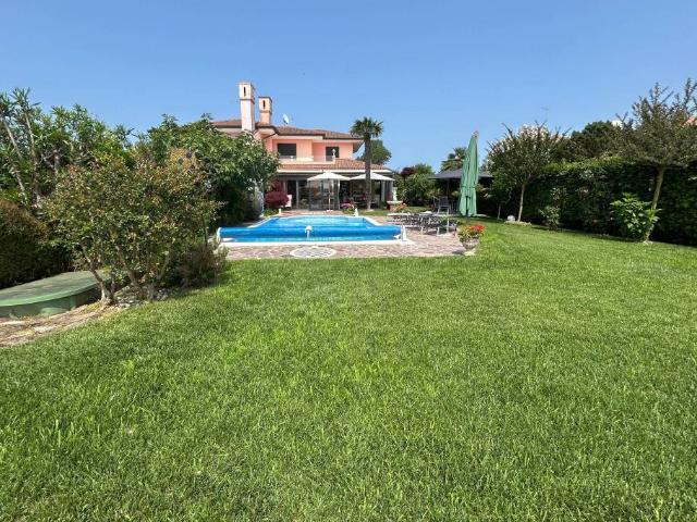 Villa Indipendente in vendita a Rosolina, Veneto