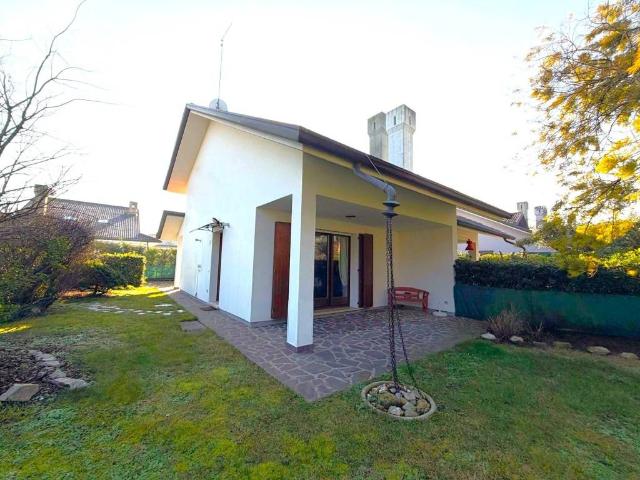 Villa Indipendente in vendita a Rosolina, Veneto