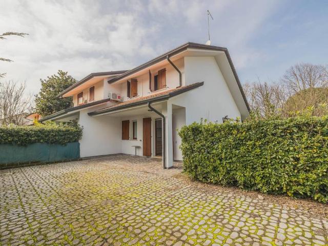 Villa Indipendente in vendita a Rosolina, Veneto