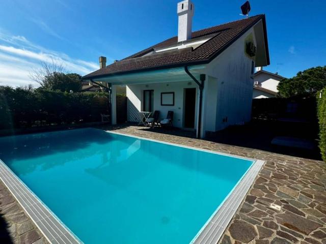 Villa Indipendente in vendita a Rosolina, Veneto