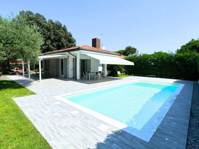 Villa Indipendente in vendita a Rosolina, Veneto