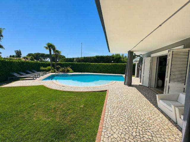 Villa Indipendente in vendita a Rosolina, Veneto