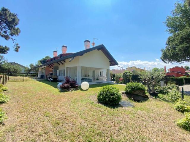 Villa Indipendente in vendita a Rosolina, Veneto