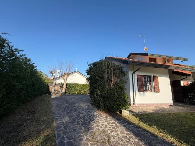 Villa Indipendente in vendita a Rosolina, Veneto