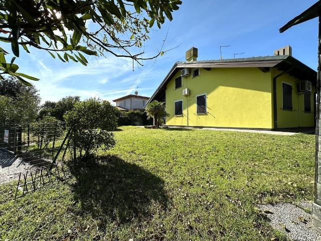Villa Indipendente in vendita a Rosolina, Veneto