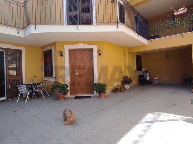 Villa Indipendente in vendita a Rosolini, Sicilia