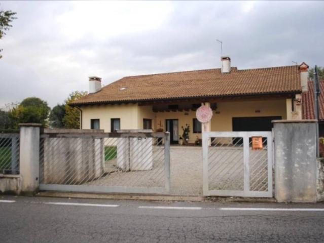 Villa Indipendente in vendita a Rossano Veneto, Veneto