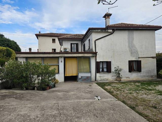 Villa Indipendente in vendita a Rossano Veneto, Vicenza