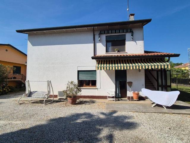 Villa Indipendente in vendita a Rossano Veneto, Veneto