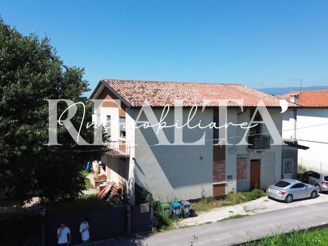 Villa Indipendente in vendita a Rossano Veneto, Veneto