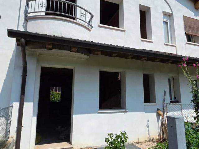 Villa Indipendente in vendita a Rossano Veneto, Veneto