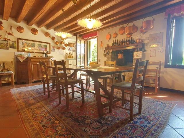 Villa Indipendente in vendita a Rossano Veneto, Veneto