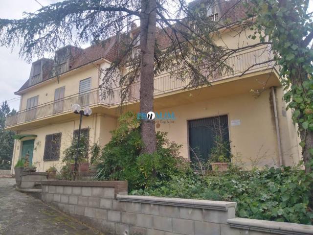 Villa Indipendente in vendita a Rotello, Molise