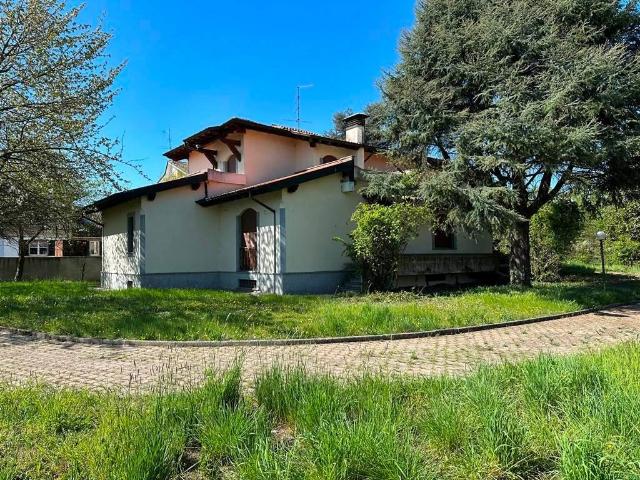 Villa Indipendente in vendita a Rottofreno, Reggio Emilia
