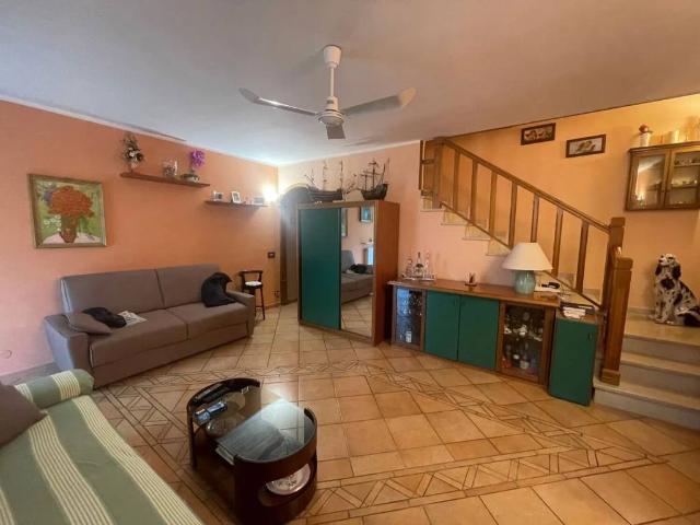 Villa Indipendente in vendita a Riva Trebbia, Rottofreno