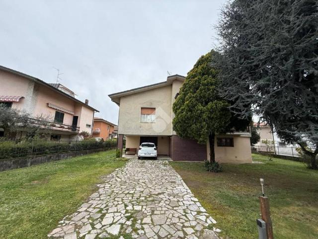 Villa Indipendente in vendita a Villaggio Famiglia, Rovato