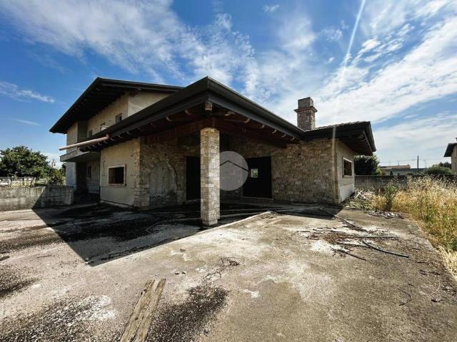 Villa Indipendente in vendita a Sant'Andrea, Rovato