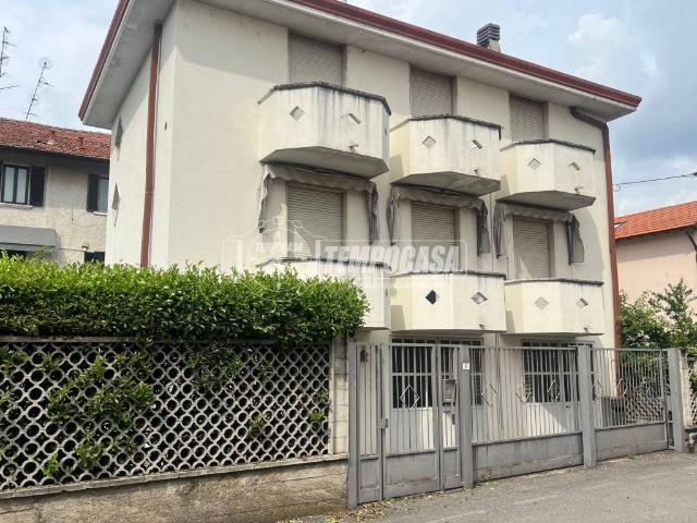 Villa Indipendente in vendita a Rovellasca, Lombardia