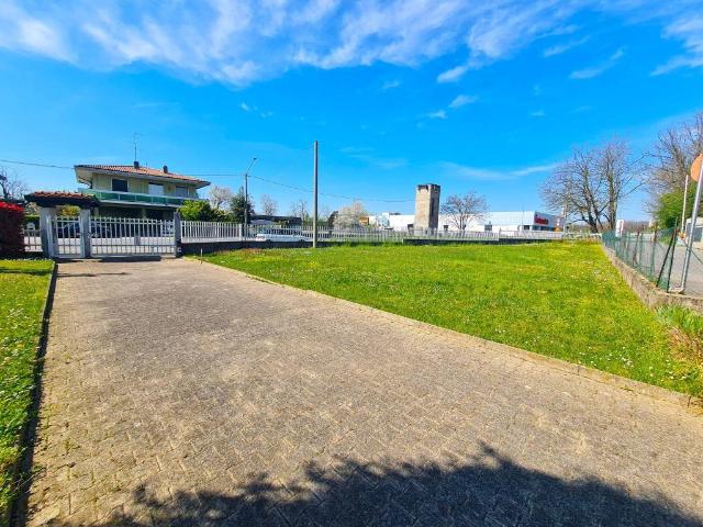 Villa Indipendente in vendita a Rovellasca, Lombardia