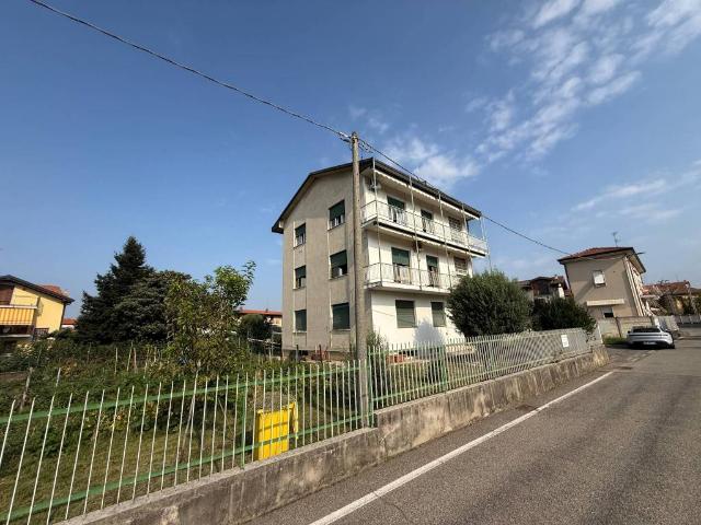 Villa Indipendente in vendita a Rovellasca, Lombardia
