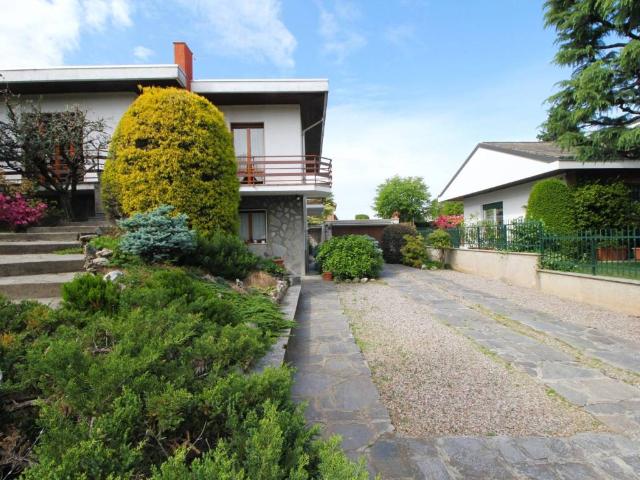 Villa Indipendente in vendita a Rovello Porro, Lombardia