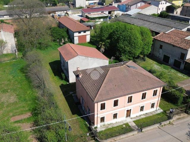 Villa Indipendente in vendita a Castelletto, Roverbella