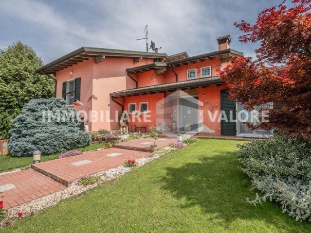 Villa Indipendente in vendita a Roverbella, Lombardia