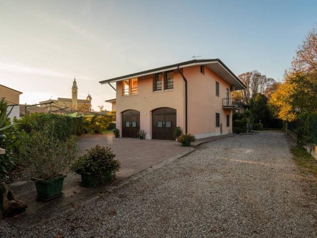 Villa Indipendente in vendita a Castelletto, Roverbella