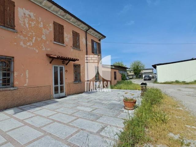 Villa Indipendente in vendita a Castelletto, Roverbella