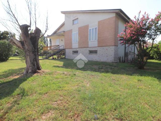 Villa Indipendente in vendita a Castelletto, Roverbella
