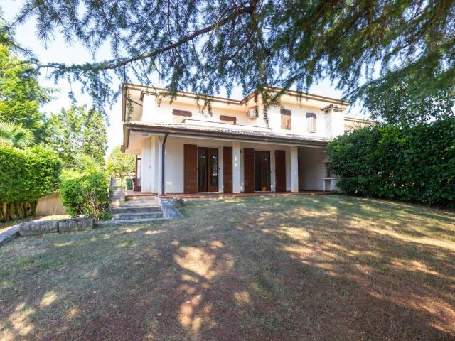 Villa Indipendente in vendita a Roveredo in Piano / Lavorêt, Roveredo in Piano
