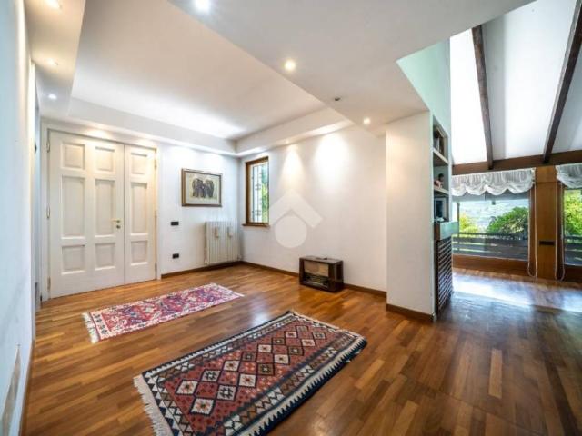 Villa Indipendente in vendita a Comunità della Vallagarina, Borgo Sacco