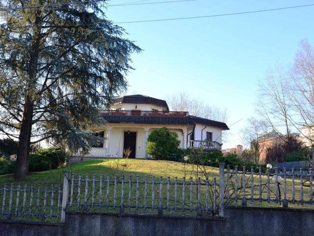 Villa Indipendente in vendita a Rovescala, Lombardia