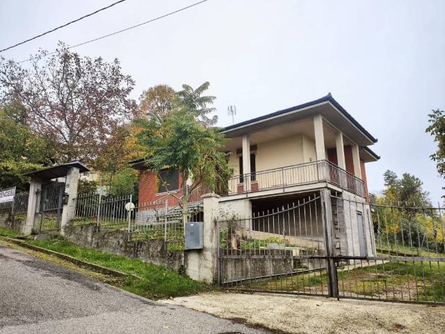 Villa Indipendente in vendita a Rovescala, Lombardia