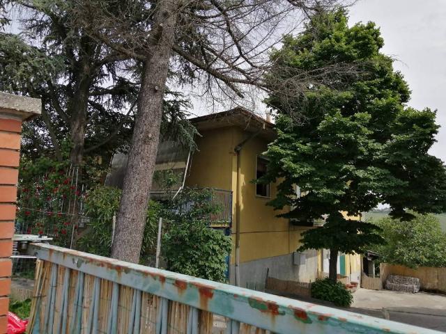 Villa Indipendente in vendita a Rovescala, Lombardia