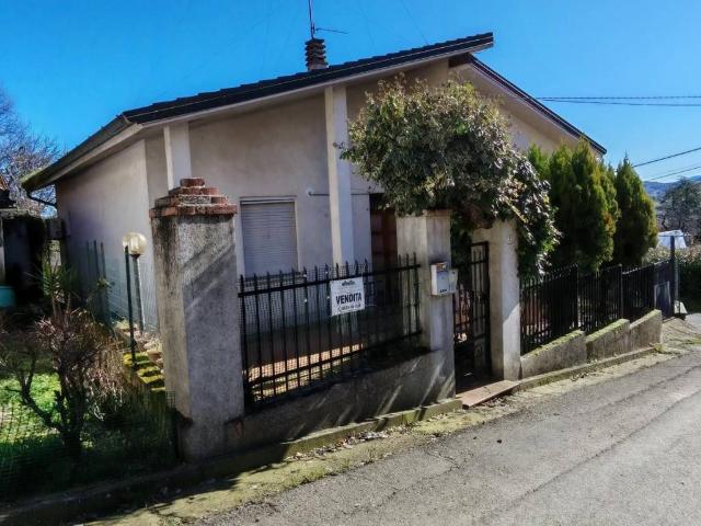 Villa Indipendente in vendita a Rovescala, Lombardia