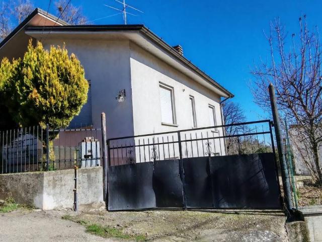 Villa Indipendente in vendita a Rovescala, Lombardia